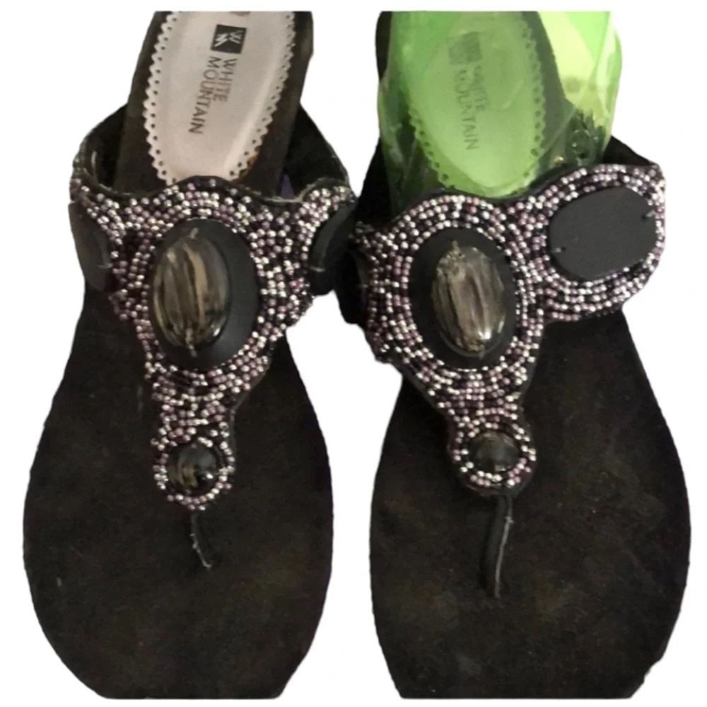 White Mountain size 10 black beaded wedge thong slides like new
